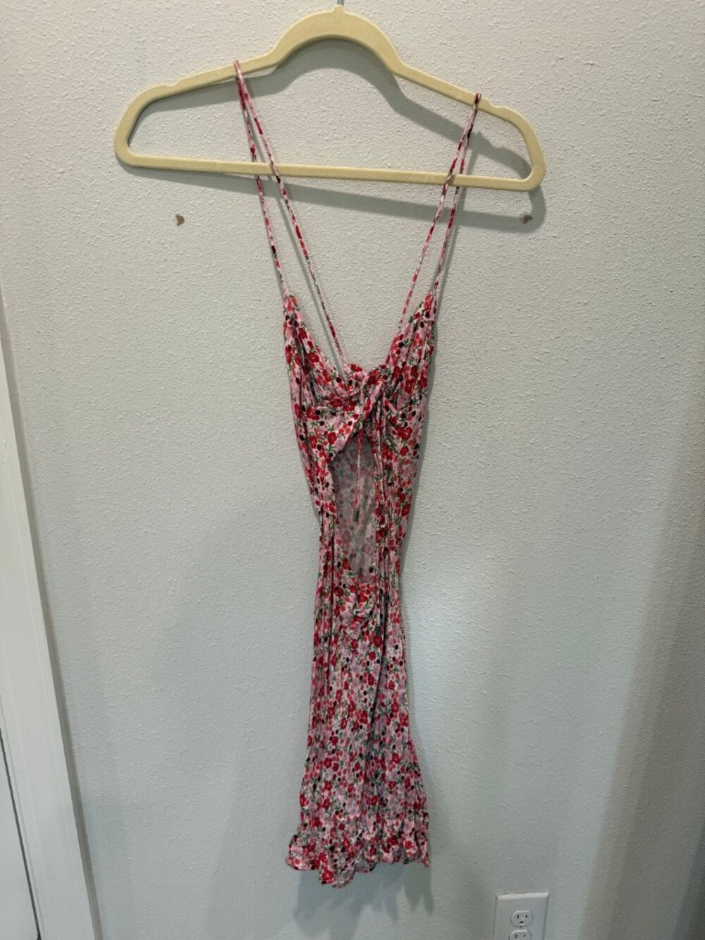 Floral Sundress with Open Back - Picture 2 of 4
